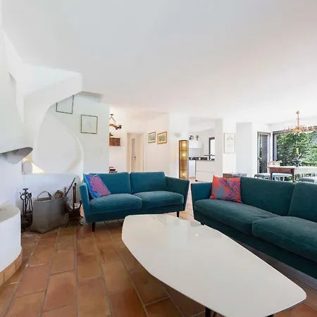 Large Provencal With Swimming Pool In Lush Greenery Live In Cannes Villa