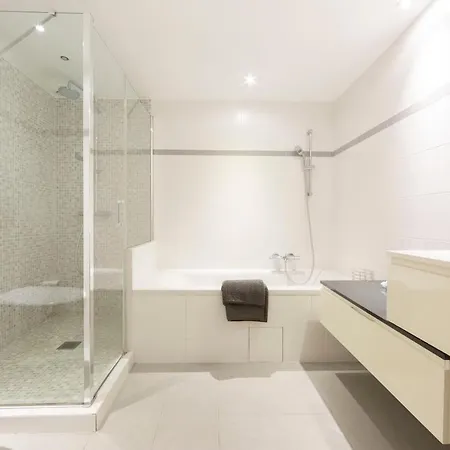 Large Provencal With Swimming Pool In Lush Greenery Live In Cannes Vallauris