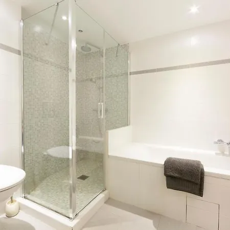 Large Provencal With Swimming Pool In Lush Greenery Live In Cannes Villa