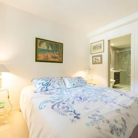 Villa Large Provencal With Swimming Pool In Lush Greenery Live In Cannes *