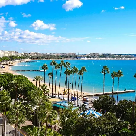 Large Provencal With Swimming Pool In Lush Greenery Live In Cannes Vallauris